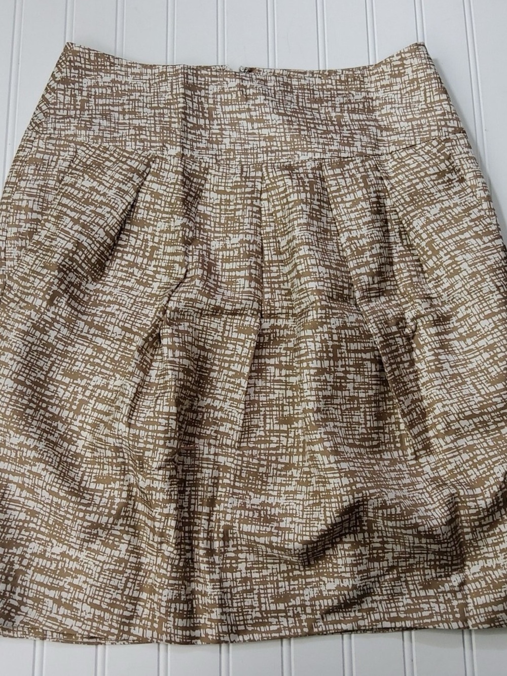 Banana Republic 100% Silk Tan and Cream Patterned A-Line Skirt